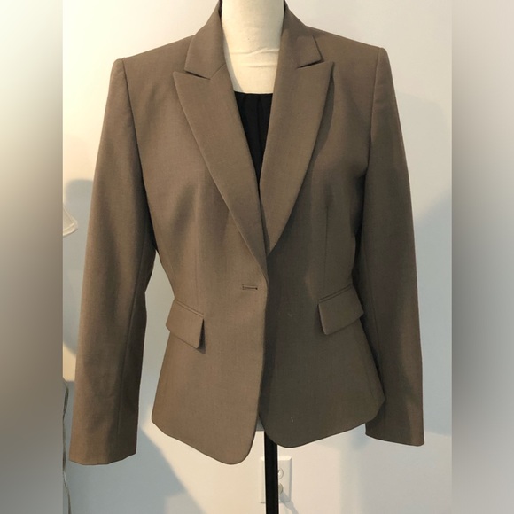 Tahari blazer - Picture 1 of 4